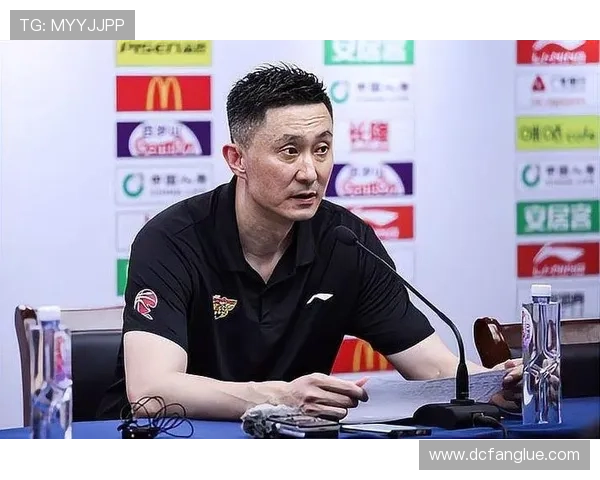 杜锋暖心祝福吉林球迷大爷再相逢